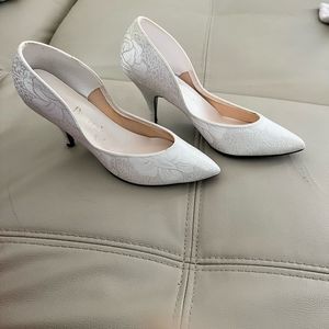 White Floral Lace Pointed-Toe Heels